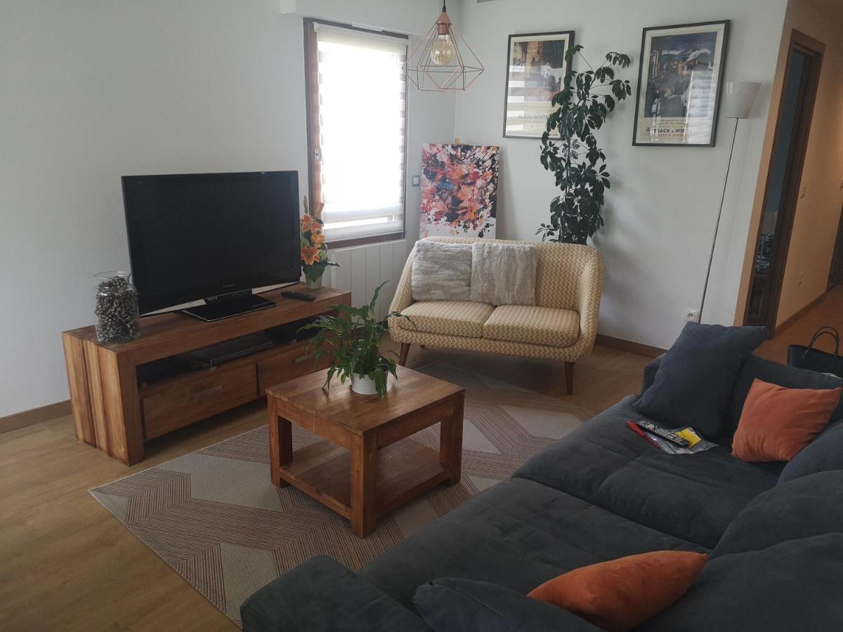 Appartement Meuble Tout Confort Scionzier Exteriér fotografie